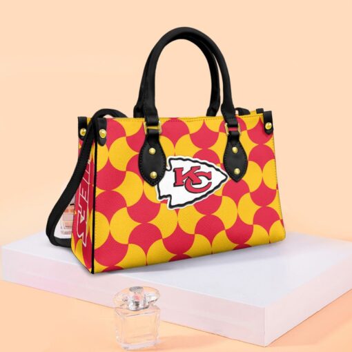 Stocktee Kansas City Chiefs India Mahdavis Bold Bisazza Pattern Limited Edition Fashion Lady Handbag NEW042310 1 1