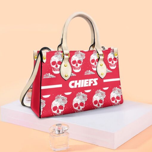 Stocktee Kansas City Chiefs Skull and Flower Pattern Limited Edition Fashion Lady Handbag NLA054210 2