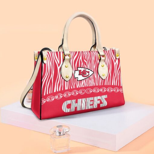 kansas city chiefs zebra pattern limited edition fashion lady handbag nla0545108063611 8plbk